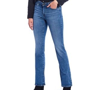 Levis Slimming Bootcut Jeans